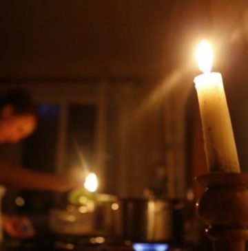 Due to the fighting near Kyiv, some houses on the right bank of the capital were left without electricity