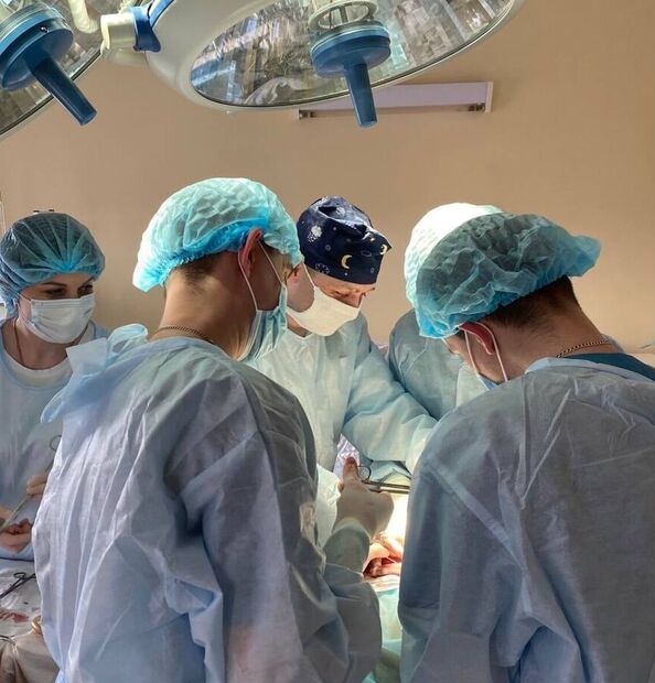 за життя 16-річного хлопця з Маріуполя боряться медики з трьох країн