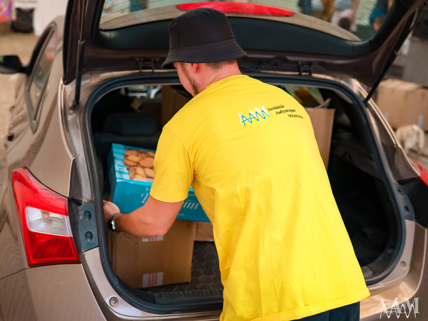 The Association of Ambulatory Physisicans handed humanitarian aid to the Mother and Child House